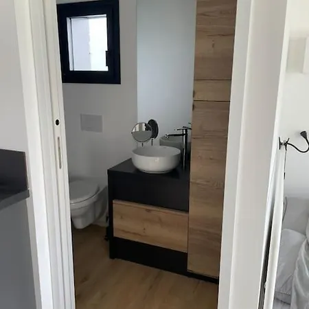 Situe Entre Caen & Bayeux Et La Bretteville-l'Orgueilleuse