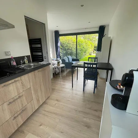 Situe Entre Caen & Bayeux Et La Bretteville-l'Orgueilleuse