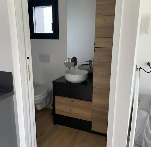 Situe Entre Caen & Bayeux Et La Bretteville-l'Orgueilleuse