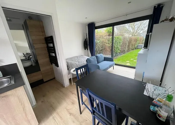 Situé Entre Caen&bayeux Et La *