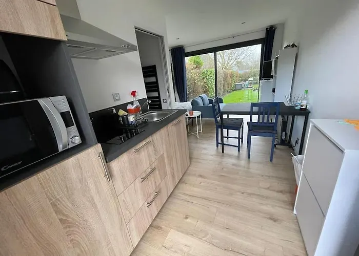 Situe Entre Caen & Bayeux Et La Bretteville-l'Orgueilleuse