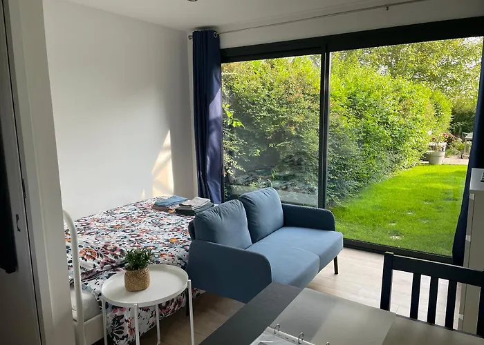 Situe Entre Caen & Bayeux Et La * Bretteville-l'Orgueilleuse